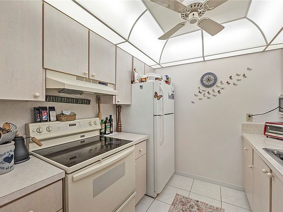 3rd image of 835 18th St APT 603