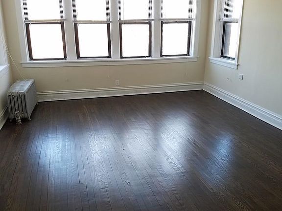 3rd image of 3600 W Sunnyside Ave #2