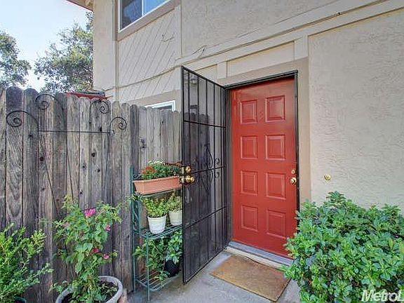 3rd image of 5812 Shadow Creek Dr APT 3