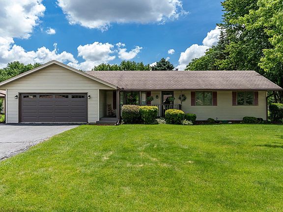 2nd image of 7431 Farview Dr
