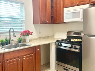 423 E Locust St APT 2, San Antonio, TX 78212