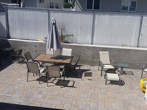 3rd image of 1020 Huguenot Ave Fl 1