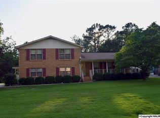 5628 Woodridge St SW, Huntsville, AL 35802