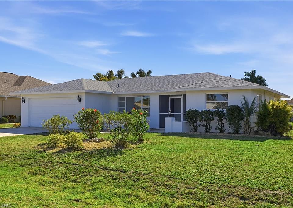 1st image of 808 SE 32nd TER