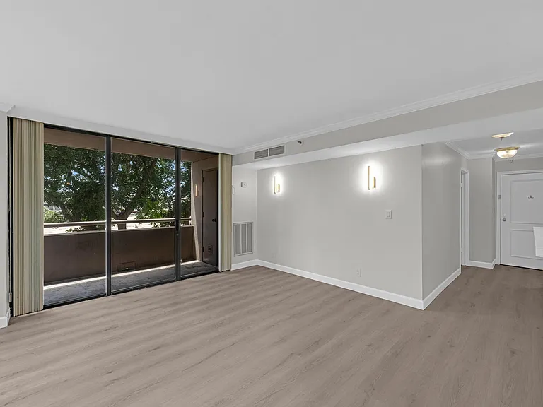 3525 Sage Rd #304 — Photo 3
