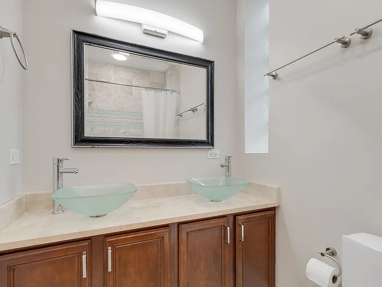 5014 S King Dr #2W — Photo 10