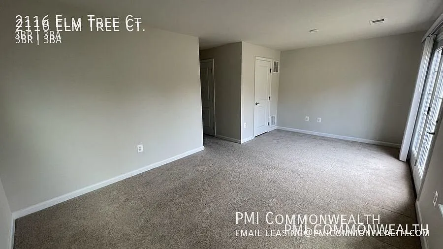 3 Bed / 2.5 Bath Townhouse (Available 10/1/26) — Photo 4