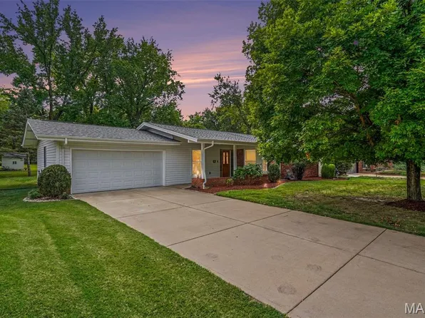 12540 Starspur Ln, Saint Louis, MO 63146