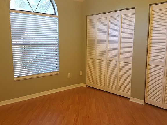 5th image of 30 Queen Ann Ct