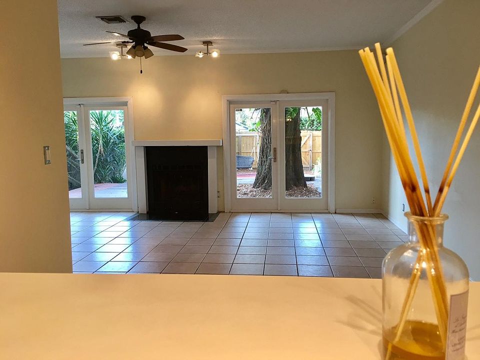 1st image of 3027 W Bay Villa Ave