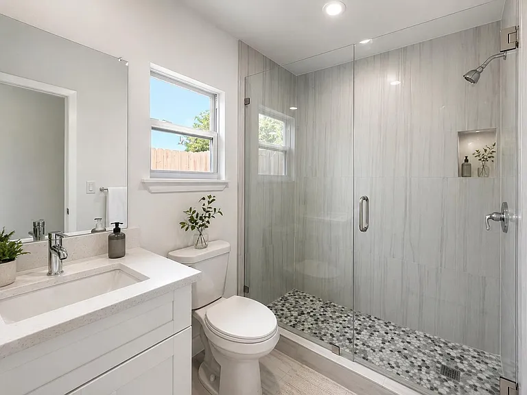 512 Revere Rd — Photo 4