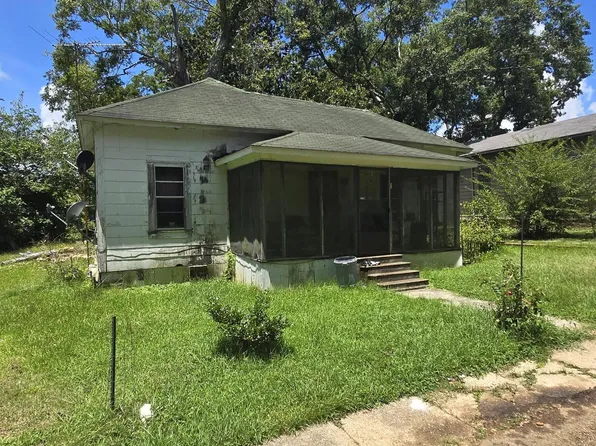 214 S Lowe St, Hazlehurst, MS 39083