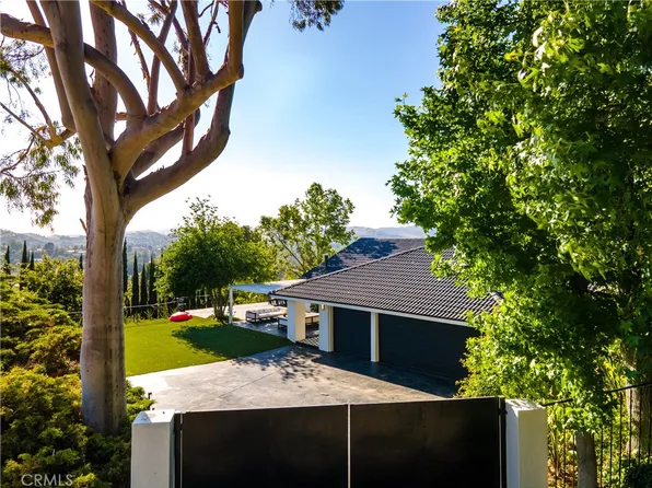 4211 Pickney Dr, Calabasas, CA 91302