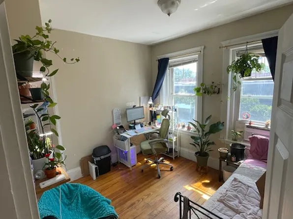 4 Litchfield St #2, Brighton, MA 02135