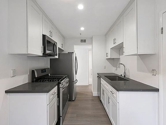 5th image of 1616 Brockton Ave APT 104