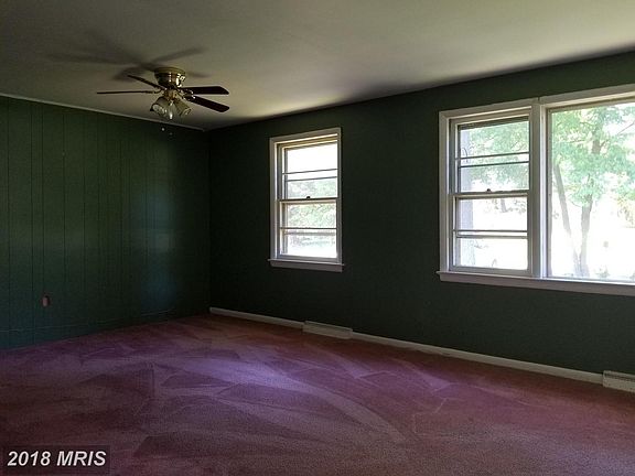 4th image of 9512 Sherwood Dr