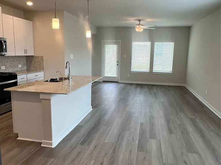 1722 Cayden Oak Ln — Photo 10