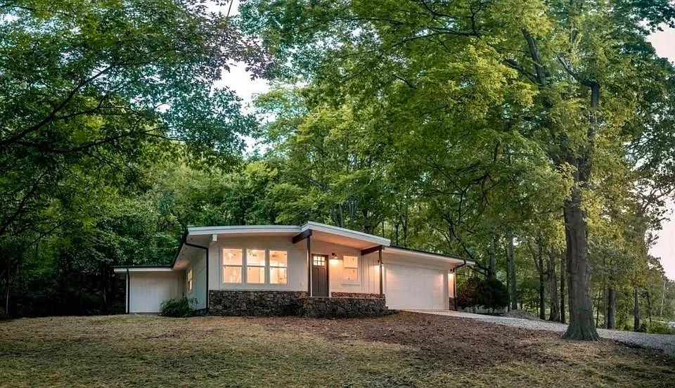 3 bed, 1308 sqft, $1,400 — Photo 1