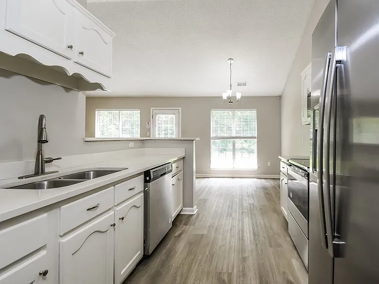8274 Park Pike Dr — Photo 7