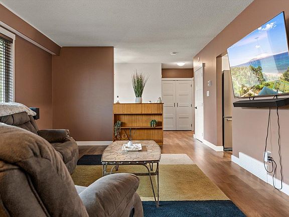 5th image of 9890 Gracemar Dr