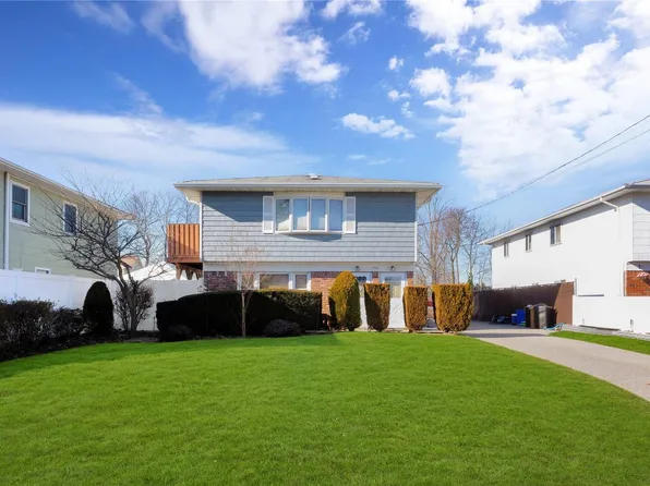 366 Great East Neck Road, West Babylon, NY 11704