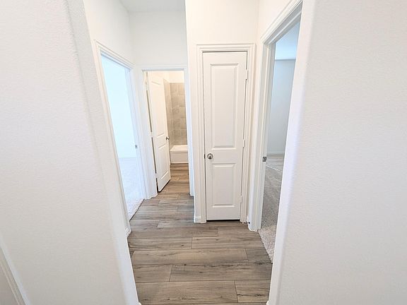 4th image of 14821 Lone Rock Ln