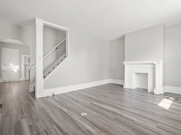 362 Republic St — Photo 17