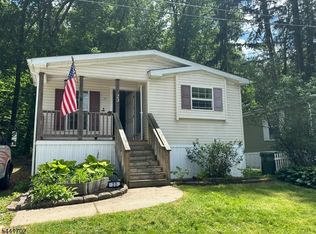 23 Hillside Vlg, Oxford Twp., NJ 07863
