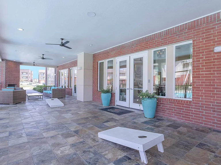 Century Palm Bluff — Photo 12