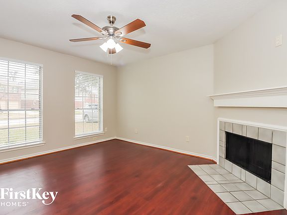 3rd image of 1825 Old Creek Dr
