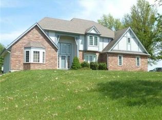 1607 N Charlton Rd, Independence, MO 64056