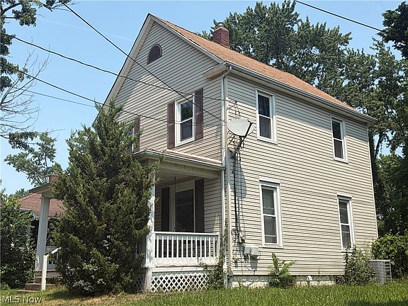 2nd image of 1273 Girard St