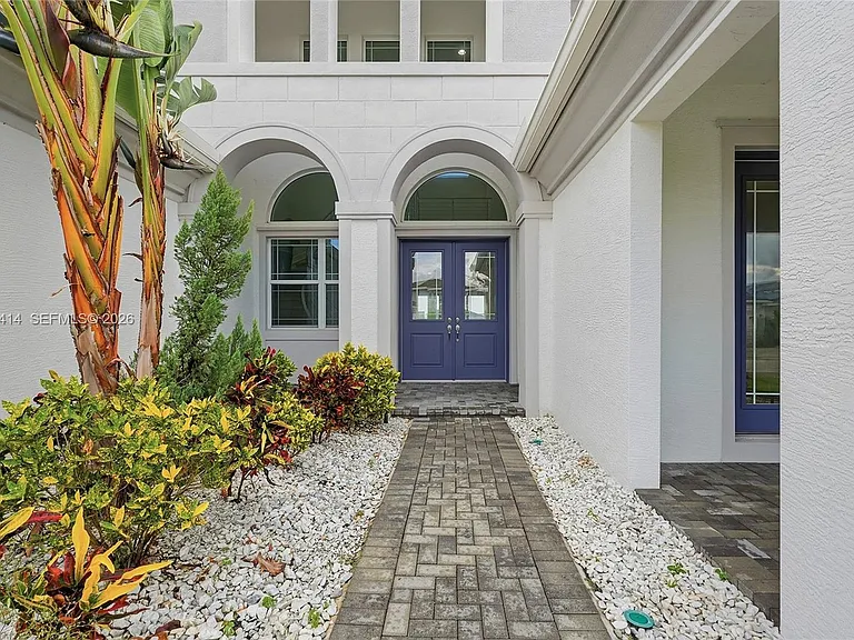 15239 Goldfinch Cir — Photo 3