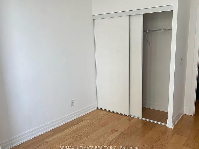 500 Saint Clair Ave W #605 — Photo 6