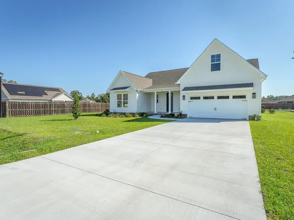 22 Avondale Dr, Crawfordville, FL 32327