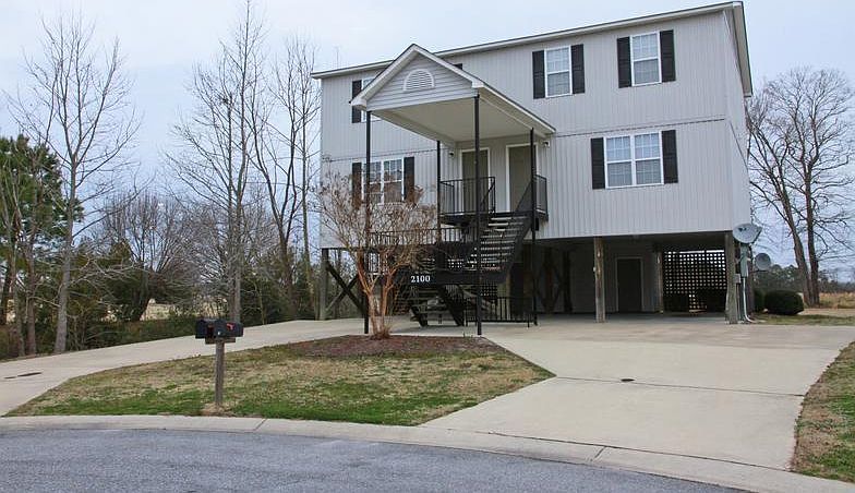 1st image of 4960 Deveron St