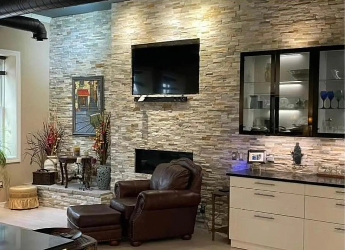 3 bed, 2200 sqft, $2,200 — Photo 3