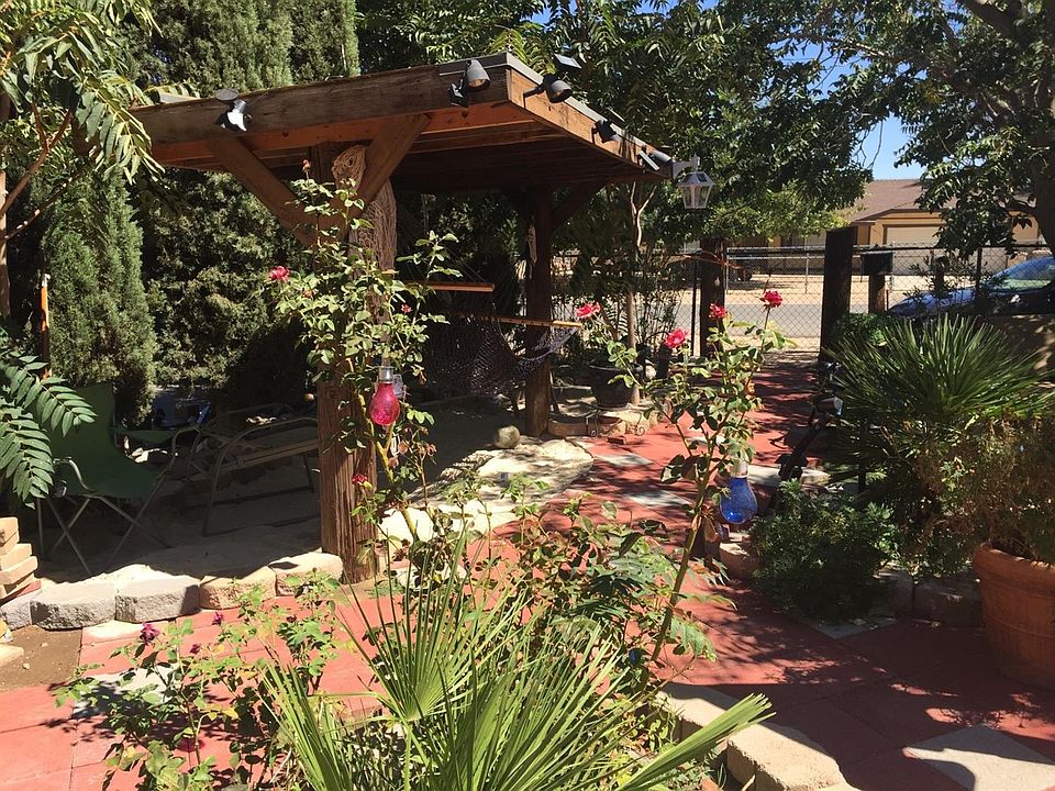 2nd image of 10752 Victor Ave