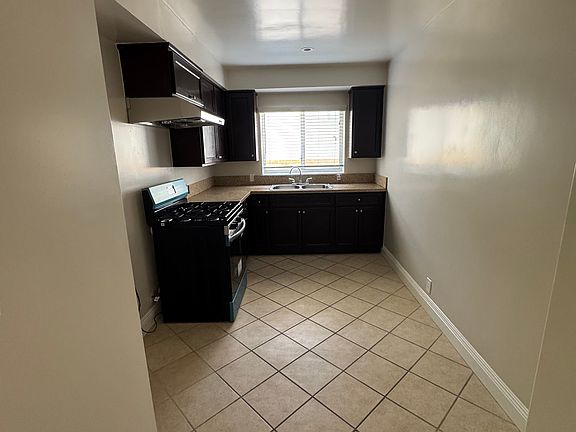4th image of 1425 S Marguerita Ave #P