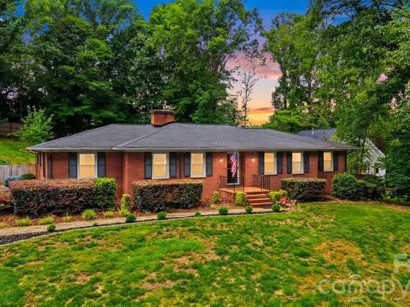 115 Wedgewood Dr, Morganton, NC 28655