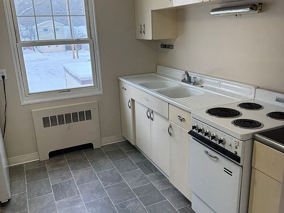 2nd image of 1619 W 3rd St #8