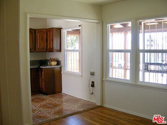 5th image of 10644 S Wilton Pl