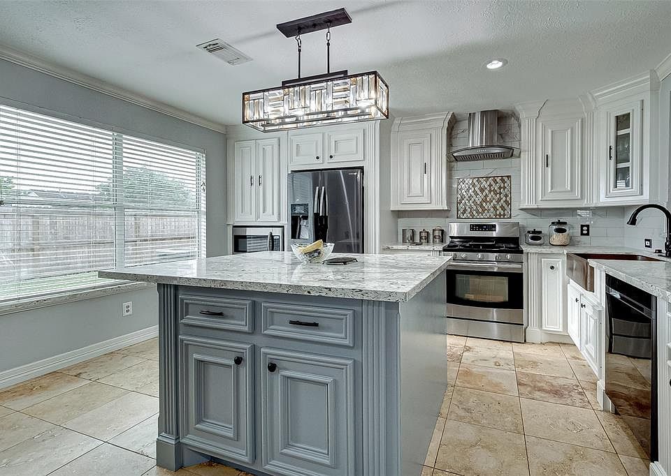 1st image of 3322 Coldwater Canyon Ln