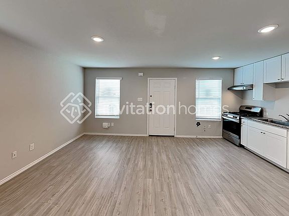 3rd image of 5506 Verdugos Palace