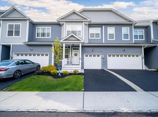 97 Magnolia Park Rd, Middletown, NY 10940