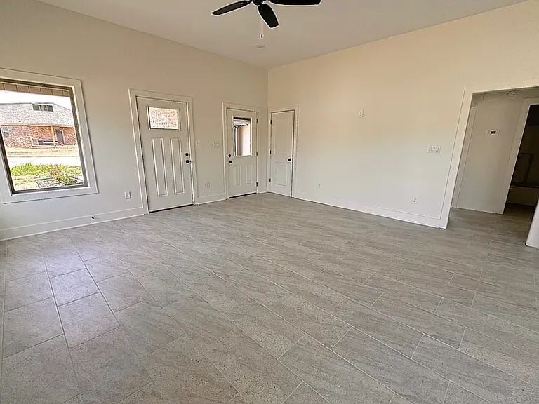 236 Wolf Den Ln — Photo 3