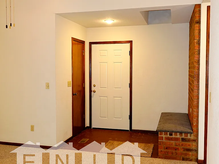 205 Wellington Ave — Photo 5