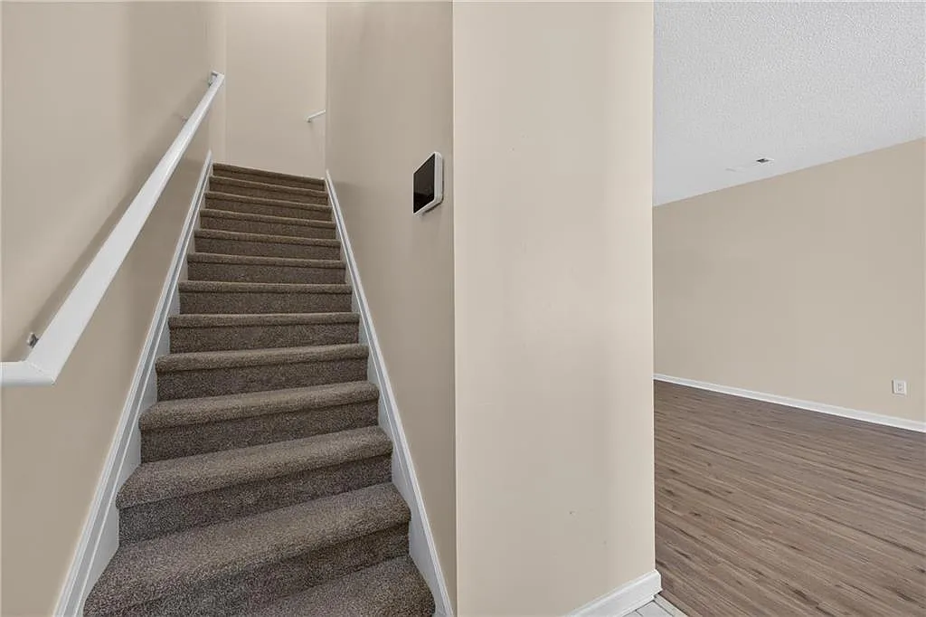 3 bed, 2.5 bath, 1526 sqft, $1,800 — Photo 4