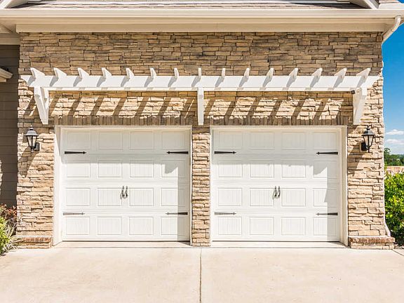 2nd image of 2730 Americus Dr
