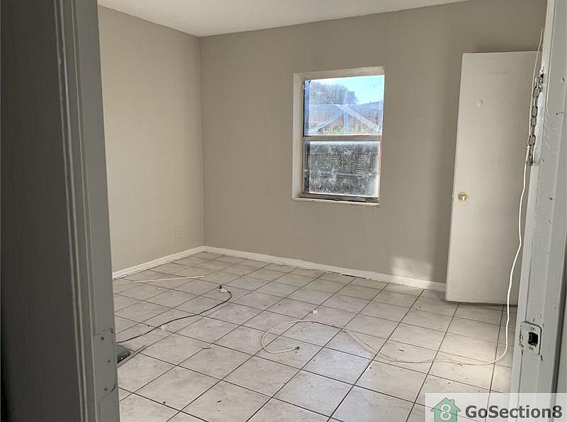 1st image of 1033 NW 4th Ave